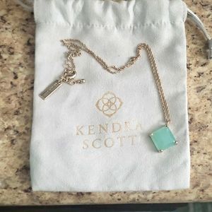 Kendra Scott necklace